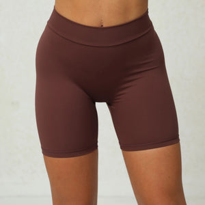 VIRAL SCRUNCH SHORT/ BROWN